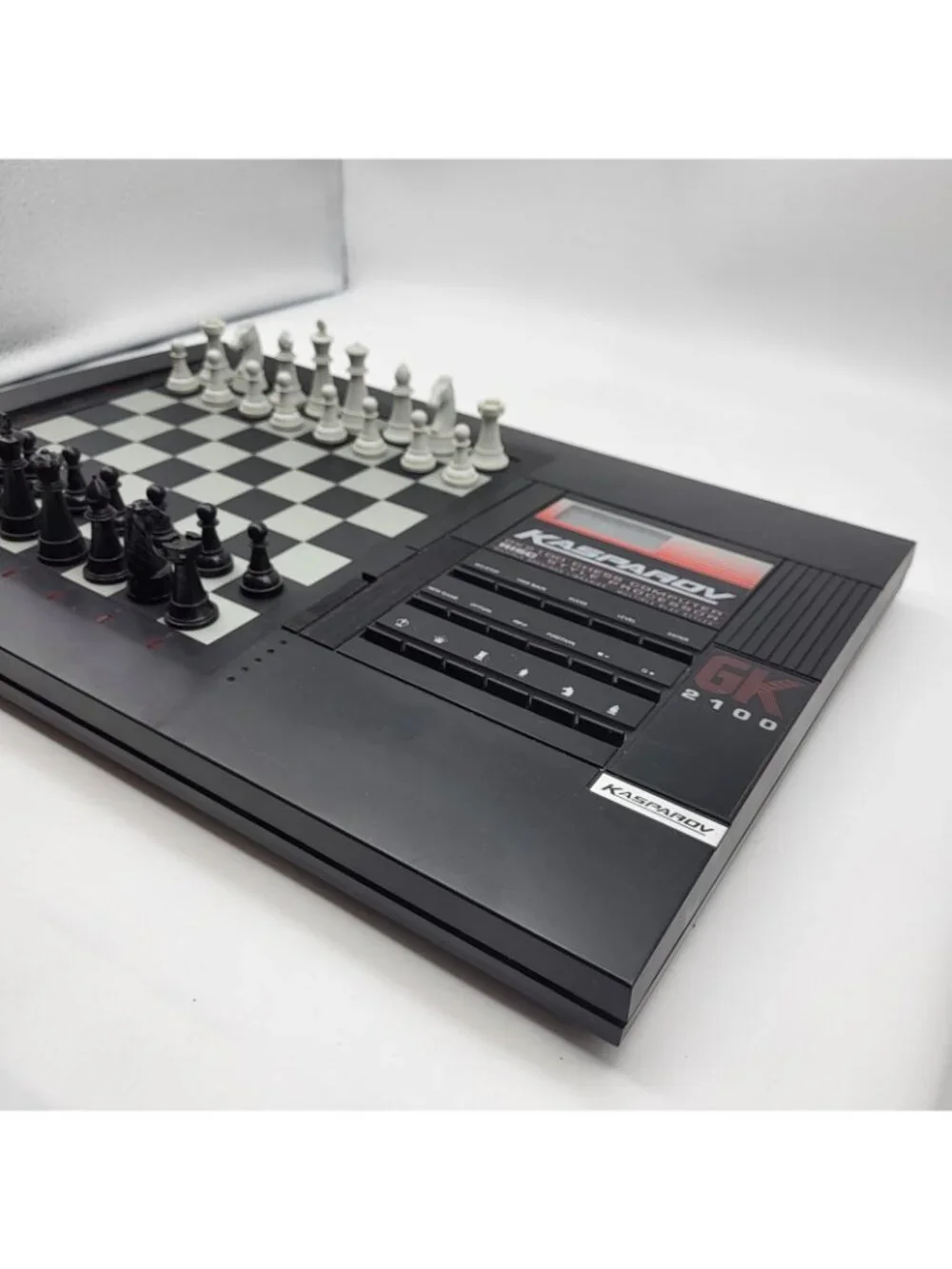 Saitek Kasparov GK 2100 Chess Computer trainer Vintage 90’s magnetic works